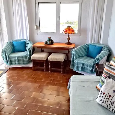 Apartment In Front Of The Sea