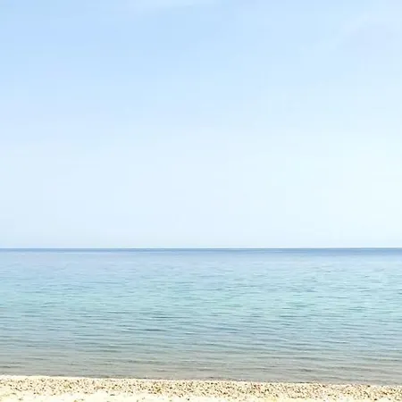 In Front Of The Sea Apartment